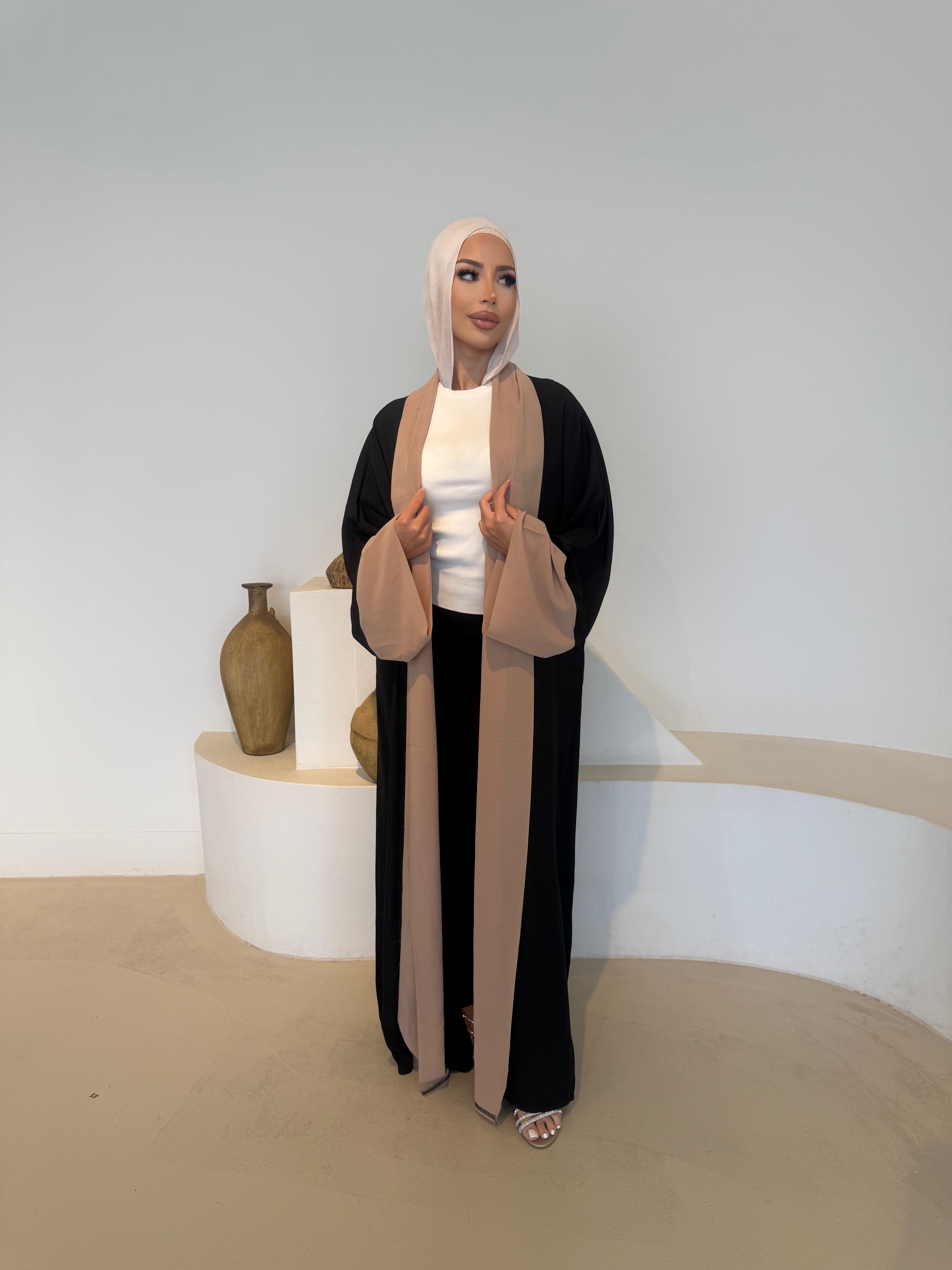 Elegance Contrast Open Abaya